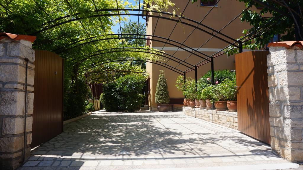Villa Dolores โรวีน ภายนอก รูปภาพ
